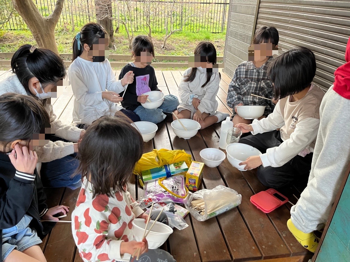 【放課後の多様なあそびとまなびの場づくり】 まなびや　の様子