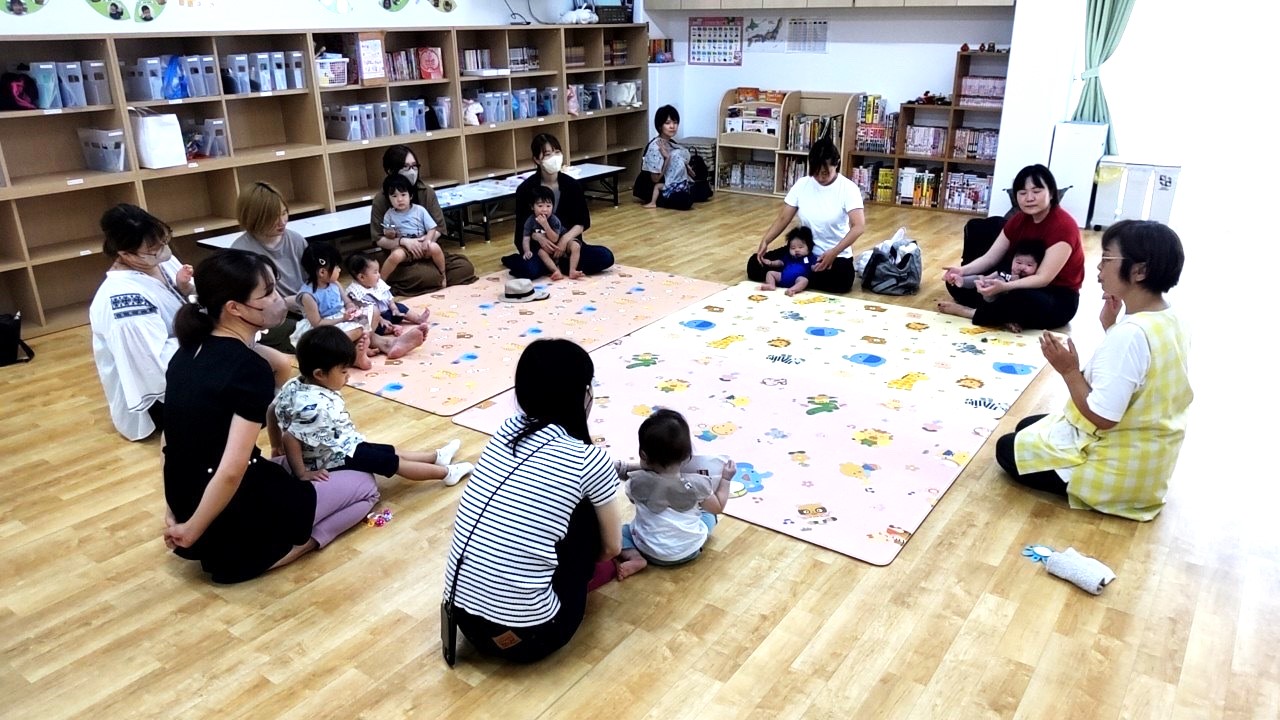 【子育てサロンそらまめくん】 ジャックと豆の木園の様子