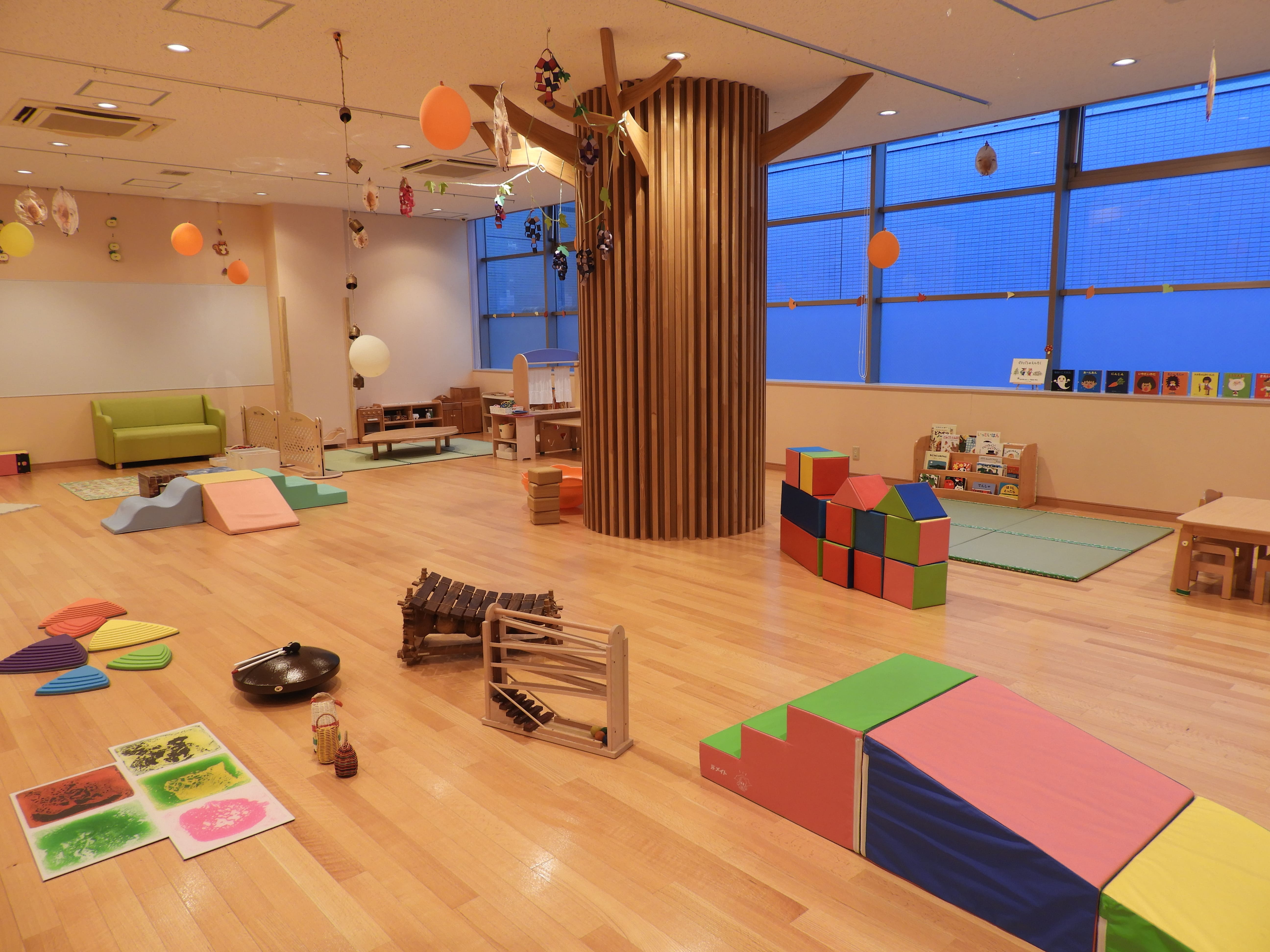 【大学キャンパスでの保育・子育て支援】　共立女子大学　キッズルーム